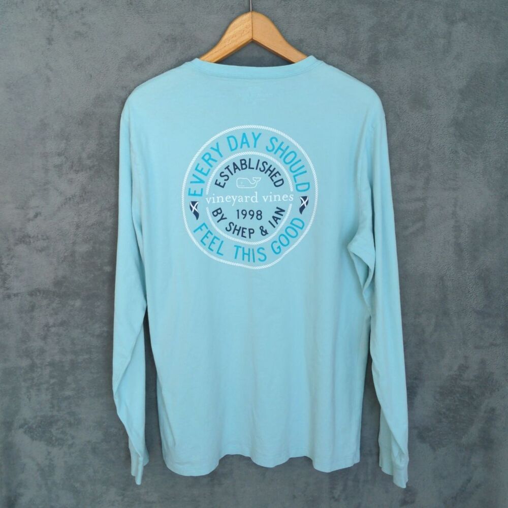 Vineyard Vines Pocket T-Shirt Mens M Light Blue Whale Graphic Long Sleeve Cotton
